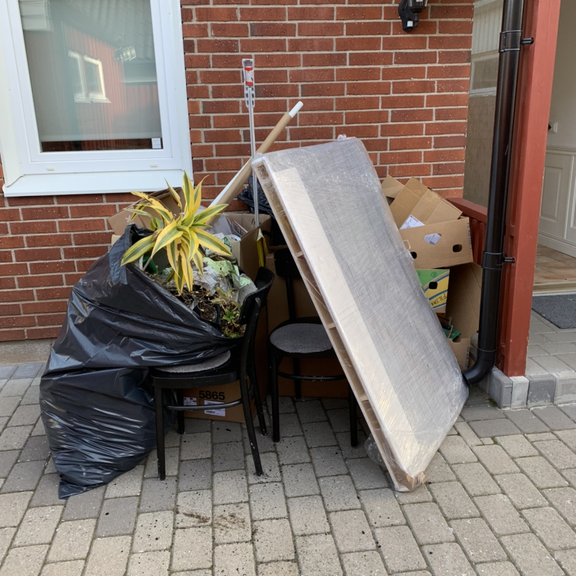 77821 Skräp till återvinning